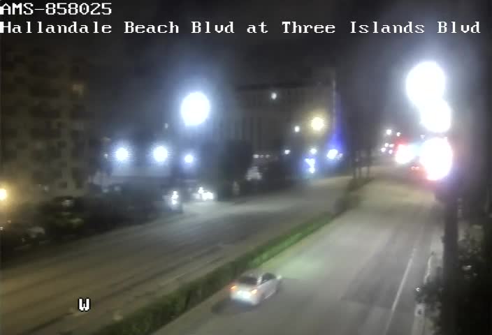 Traffic camera: Hallandale Beach Blvd